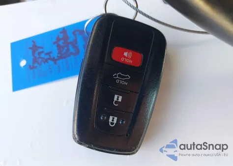 2021 Toyota Highlander Xle z USA, uszkodzony, nr VIN 5TDGZRAHXMS523428